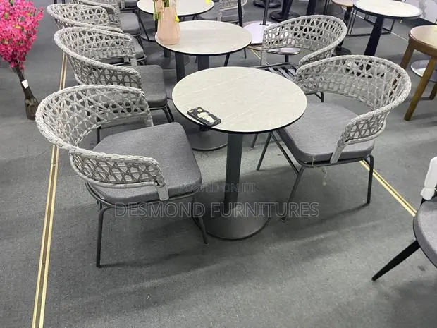 Outdoor Table and Chair Imported · Photo 1