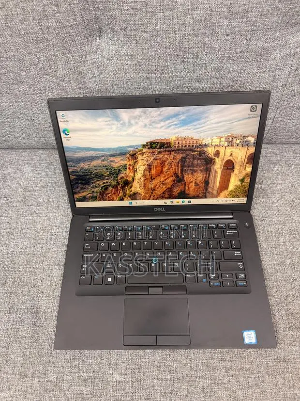 Laptop Dell Latitude 7490 8GB Intel Core i5 SSD 256GB · Photo 1