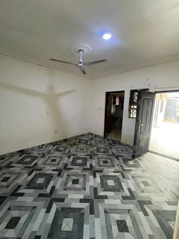 1bdrm Room & Parlour in Lakeside Comm 1 for rent · Photo 1