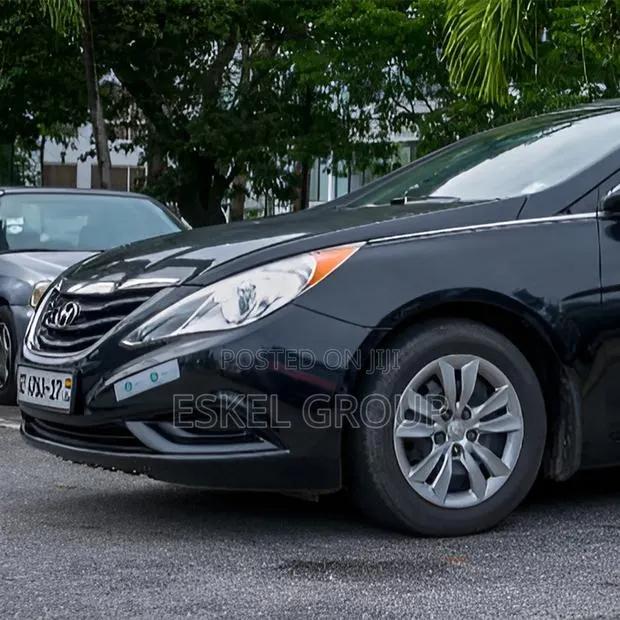 Saloon Car for Rent Come With a Driver · Photo 1