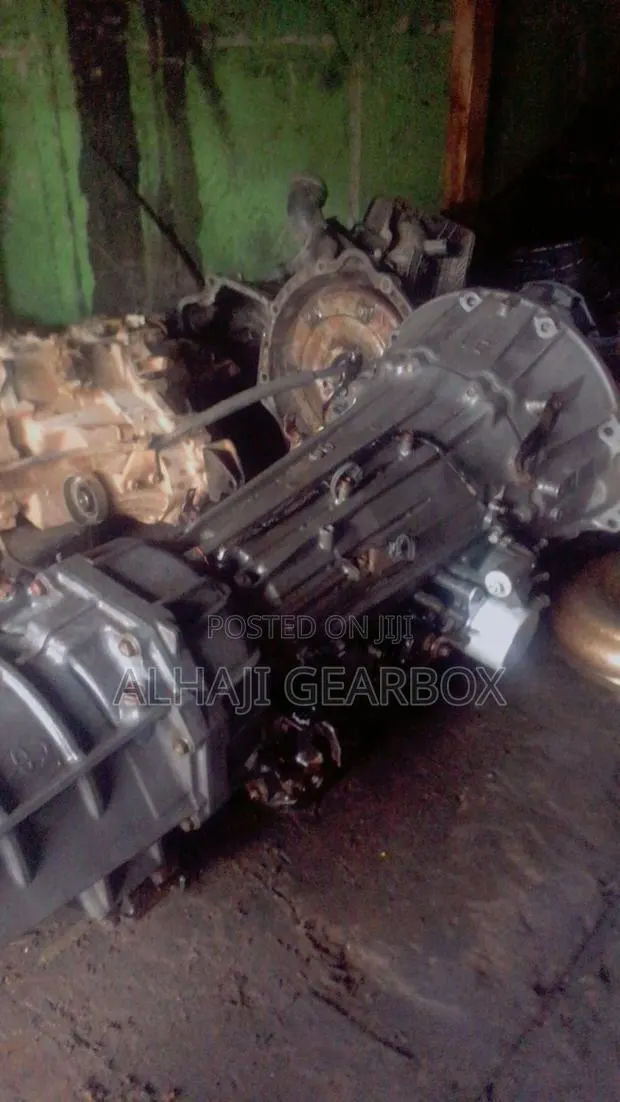 Toyota Land Cruiser 15 Plus 2 Pins Automatic Gearbox · Photo 1