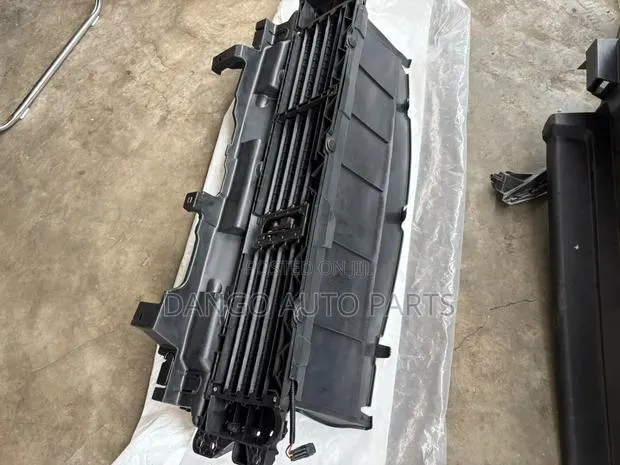 Honda CRV 2017-22 Shutter Grille Brand New · Photo 1