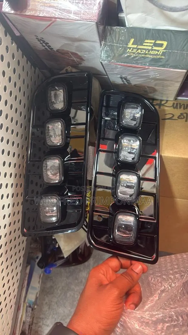 Toyota 4runnner 2013,2014,2015,2016,2017,2018,2020, 2021,2022 Foglight · Photo 1