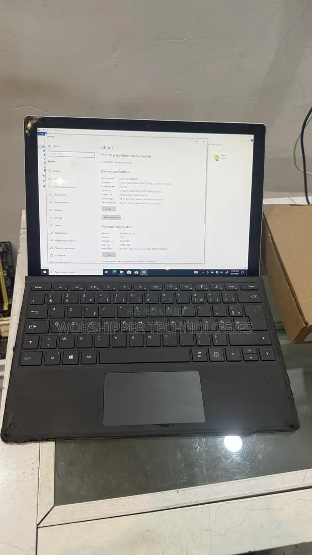 Laptop Microsoft Surface Pro 5 8GB Intel Core i5 SSD 256GB · Photo 1
