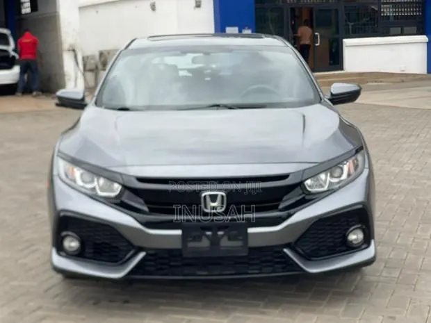 Honda Civic EX Hatchback 2018 Gray · Photo 1