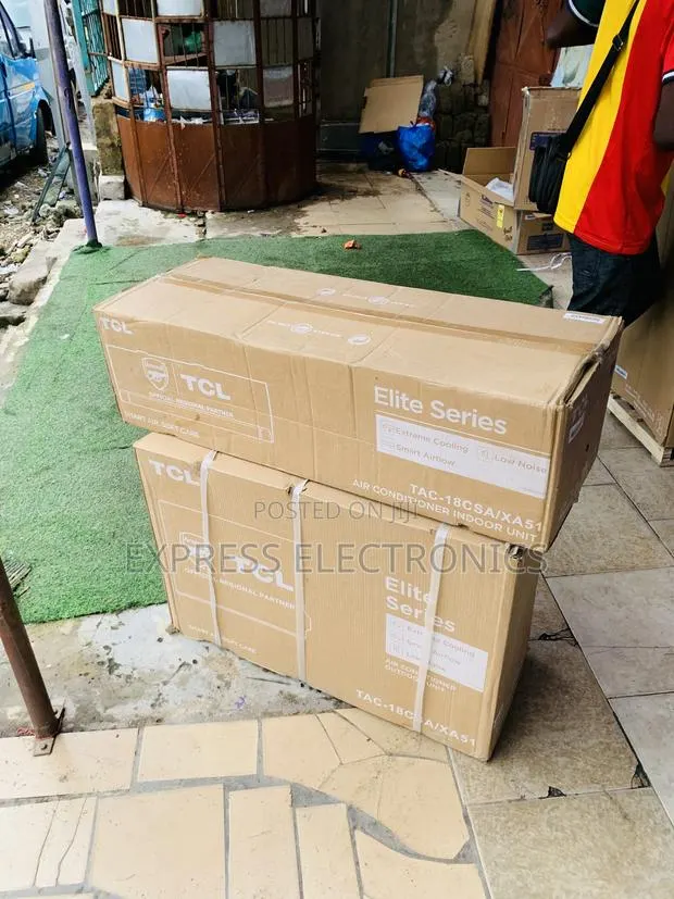 Ultra Modern TCL 2.0hp Split R410 Gas White Light · Photo 1