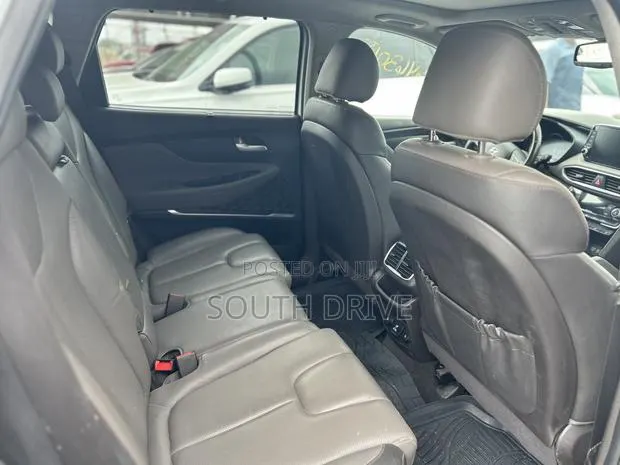 Hyundai Santa Fe 2021 White · Photo 1