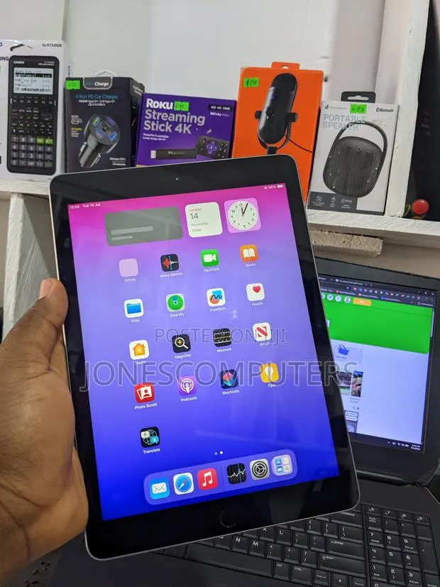 Apple iPad Wi-Fi 32 GB Silver · Photo 1