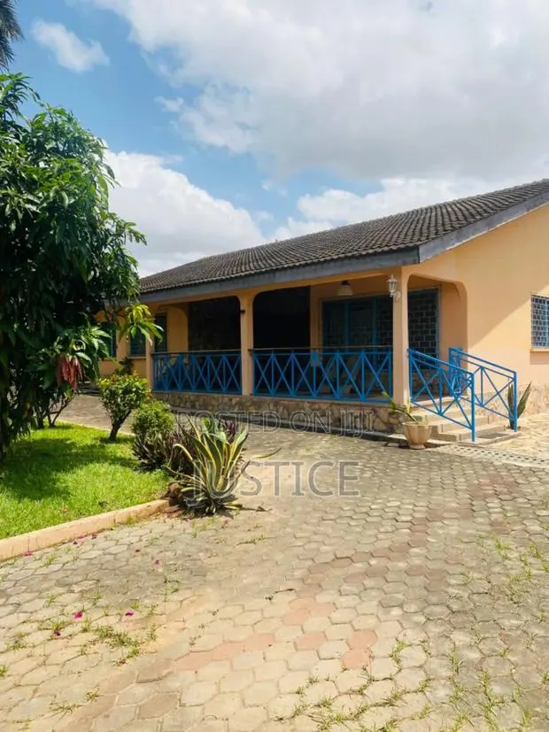 5bdrm House in Cfc Estate Dome for sale · Photo 1