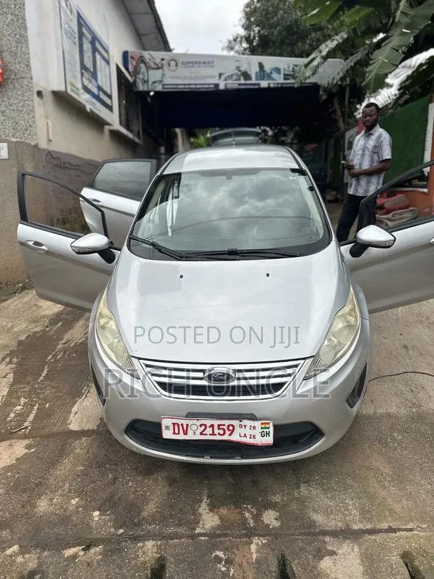 Ford Fiesta 2014 Silver · Photo 1