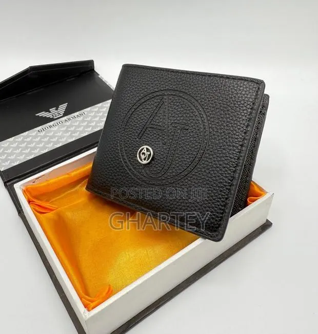 Men’S Pocket Wallet in Box Available as Seen · Photo 1
