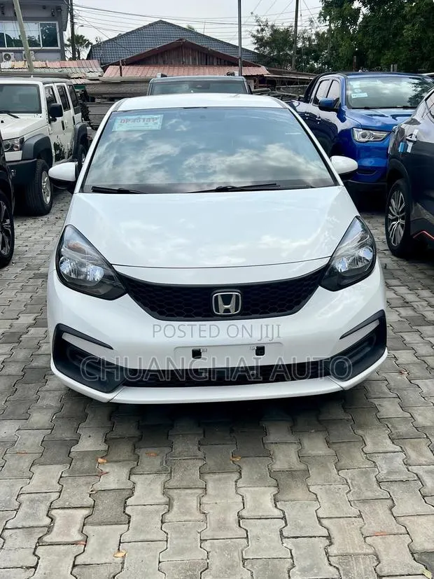 Honda Fit 2021 White · Photo 1