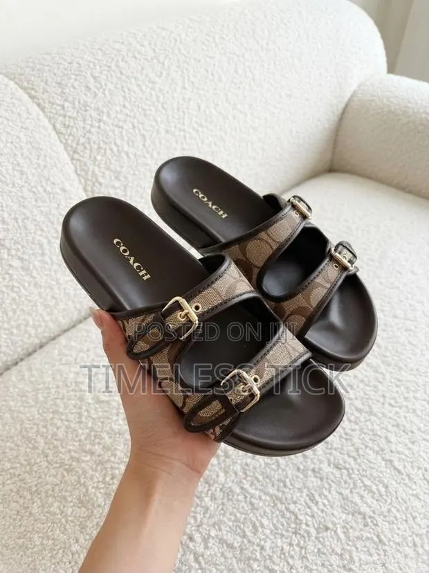 Coach Slippers · Photo 1