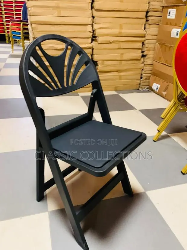 Plastic Folding Chairs-Heavy Duty · Photo 1