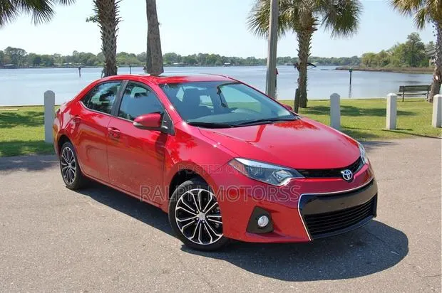 Toyota Corolla 2014 Headlight Pair · Photo 1