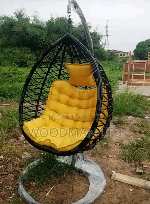 Swinging Metal Frame Woven Hanging Chairs · Photo 1
