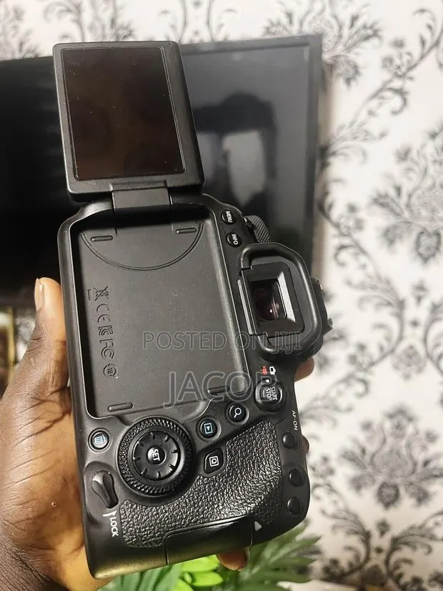 Canon 6D Mark 2 · Photo 1