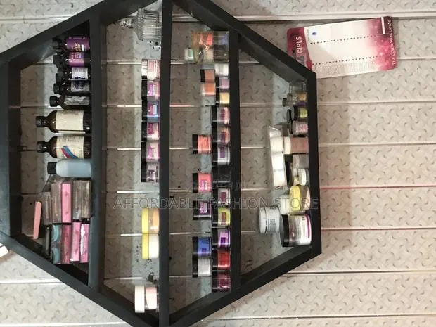 Polish Station and Towels Rack · Photo 1