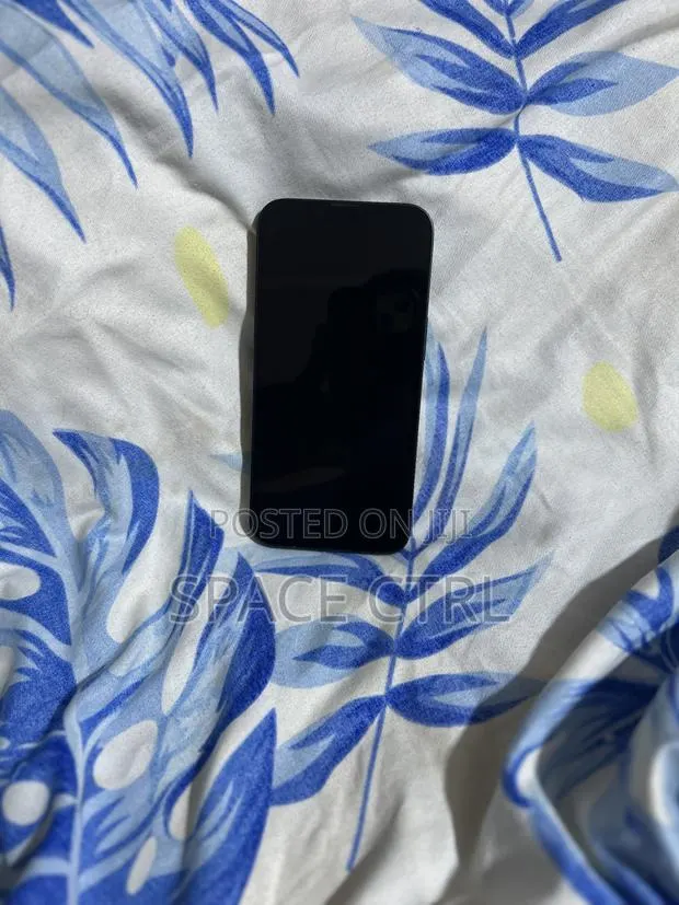 Apple iPhone 13 128 GB Blue · Photo 1
