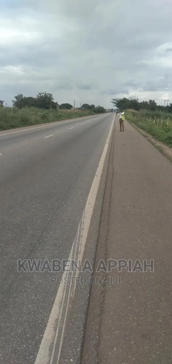 About Two and Half Echer Land at Accra Kumasi High Way · Photo 1