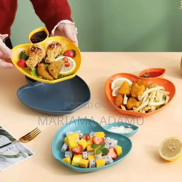 Cute Plastic Plates · Photo 1