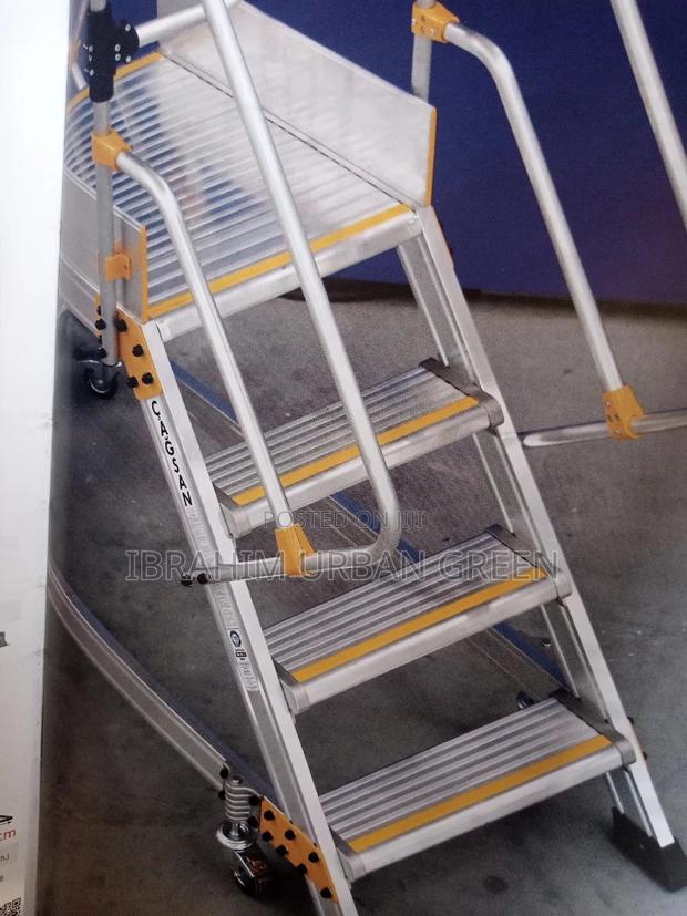 Swimming Pool Ladder · Photo 1