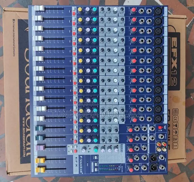 Soundcraft Efx12 12-Channel Analog Mixer · Photo 1