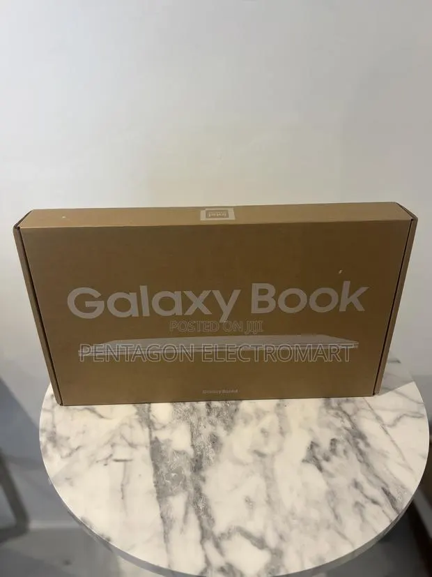 New Laptop Samsung Galaxy Book4 8GB Intel Core Ultra 5 SSD 256GB