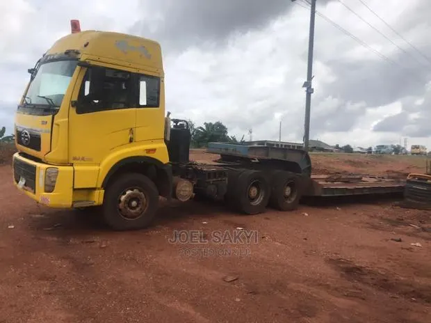 Lowbed for Rent · Photo 2