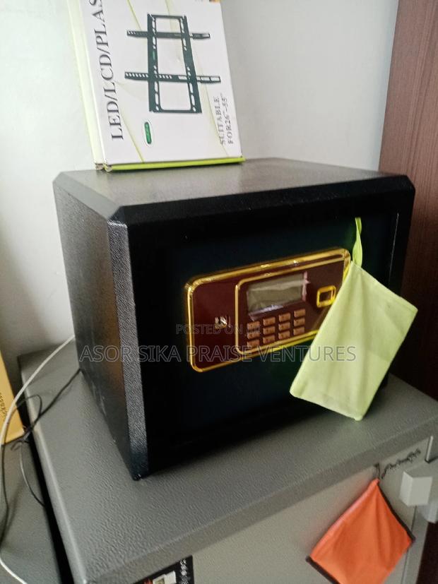 Office Safe · Photo 1