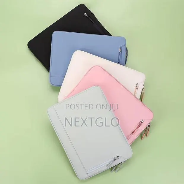13 Inch Sleek Sleeve · Photo 1