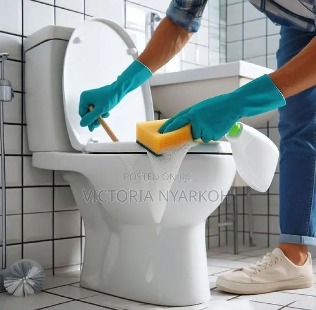Bathroom Deep Cleaning Services · Photo 1