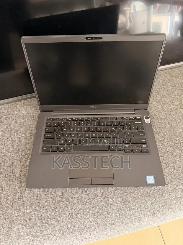 Laptop Dell Latitude 5300 8GB Intel Core i5 SSD 256GB · Photo 1