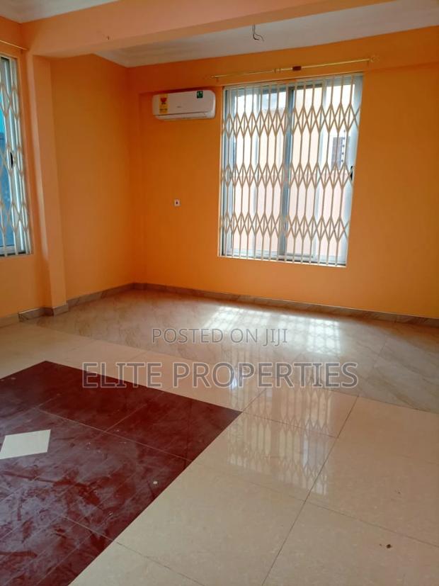Exclusive 2 Bedroom Ensuit Apartment 4rent in Com.25 Annex. · Photo 4