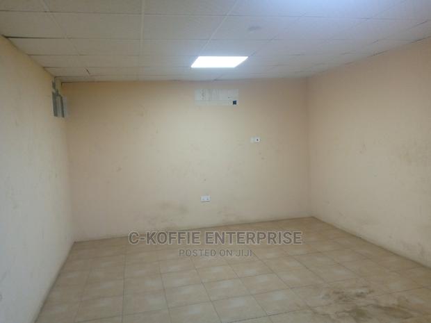1400SQM Warehouse at North Kaneshie 4 Rent · Photo 3