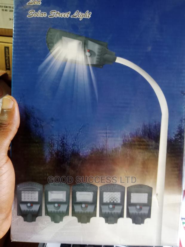 100w Led Solar Light · Photo 4