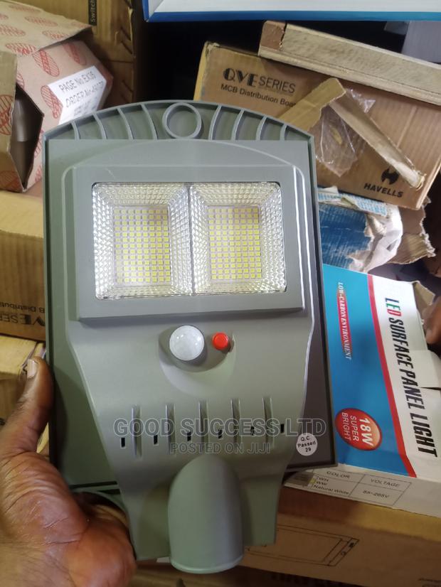 100w Led Solar Light · Photo 5