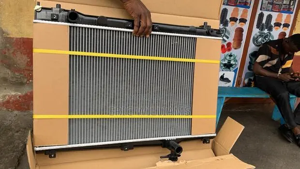 Toyota Voxy Radiator · Photo 1