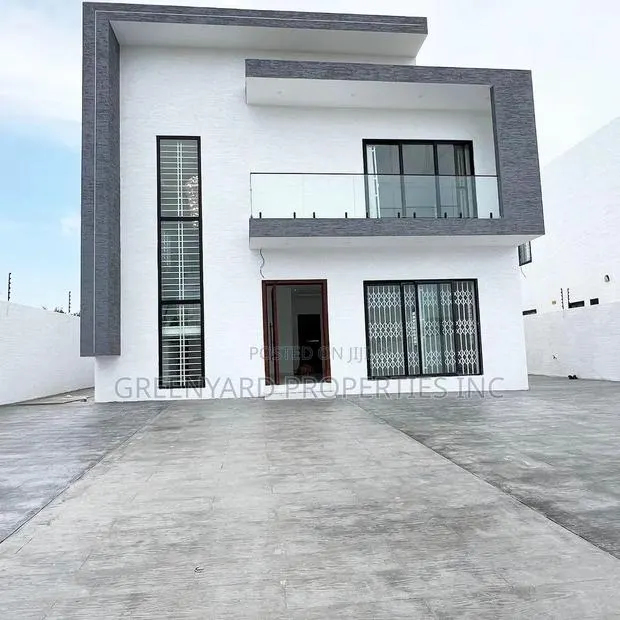 5bdrm House in Sakumono for sale · Photo 1