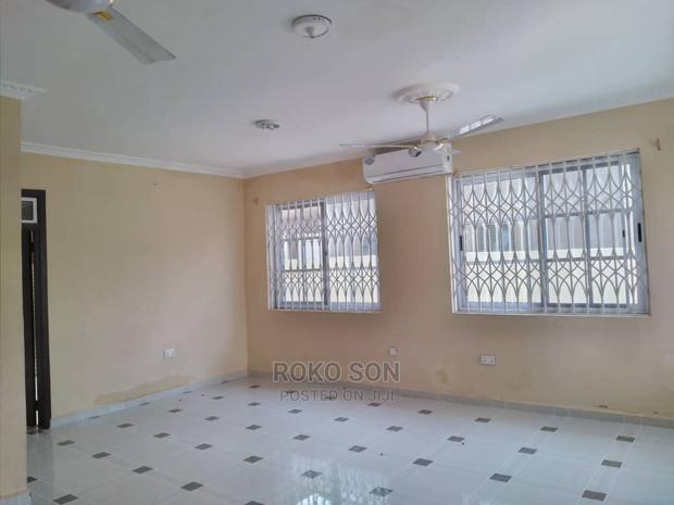 4bdrm Duplex in Dr Roko, West Legon for rent · Photo 2