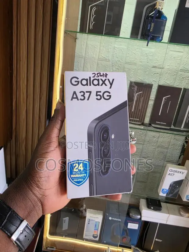 New Samsung Galaxy A37 256 GB Black · Photo 1