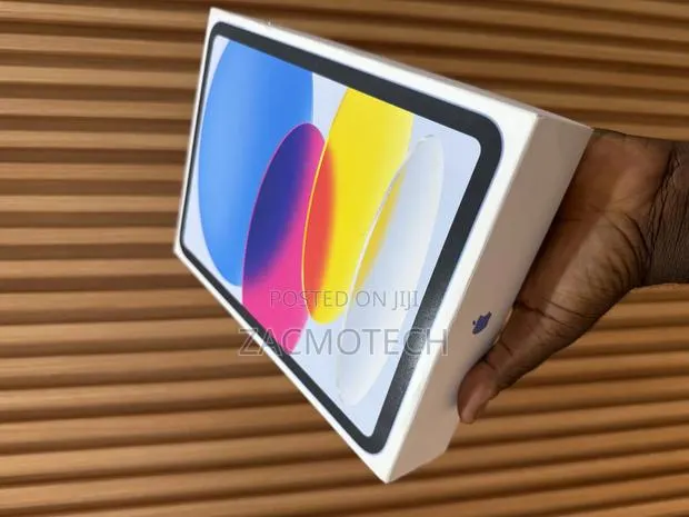Apple iPad (2025) 8 GB Blue · Photo 1