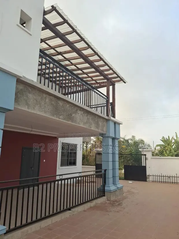 Furnished 4bdrm House in B2 Properties Agency, Kumasi Metropolitan · Photo 1