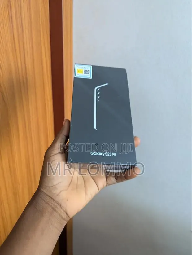New Samsung Galaxy S25 FE 128 GB Black · Photo 1