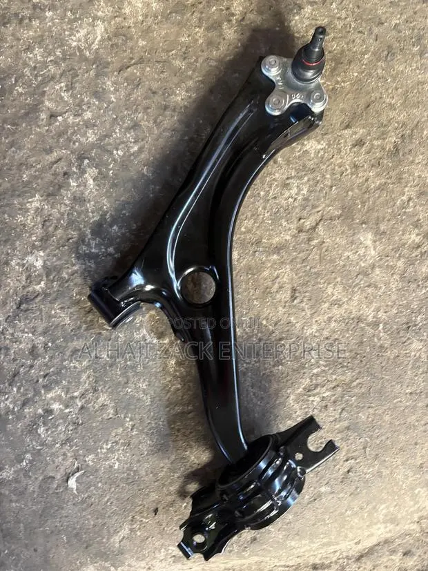 Honda Civic 2016-2020 Lower Arm · Photo 1