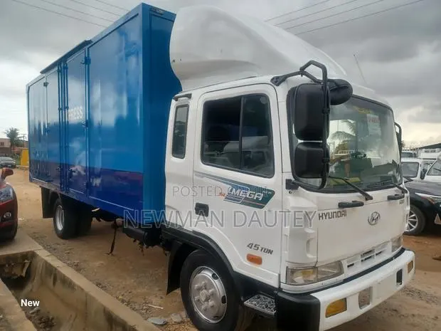 Hyundai 5ton Container Blue · Photo 1