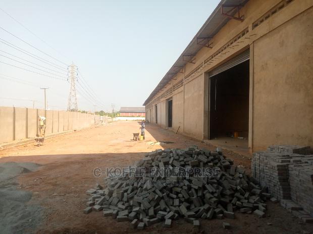 900 Sqm Warehouse at Accra Central for Rent · Photo 4