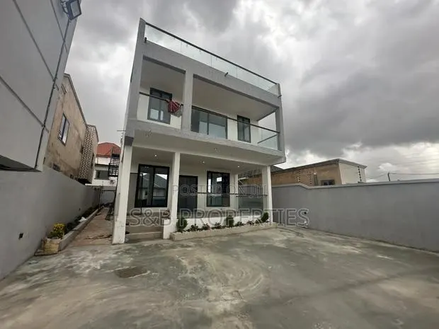 4bdrm House in Kwabenya for sale · Photo 1