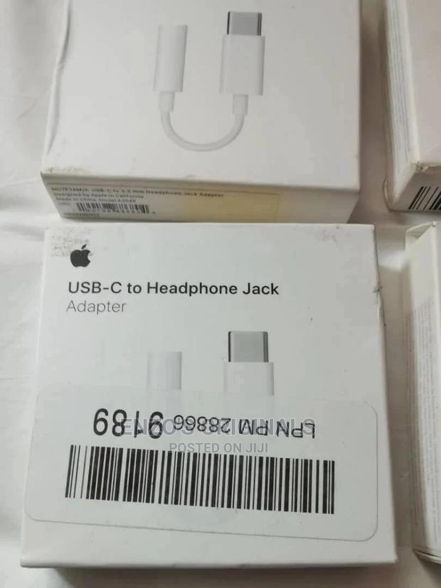 OEM Apple Branded USB-C to 3.5mm Audio Jack Original · Photo 1