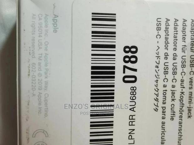 OEM Apple Branded USB-C to 3.5mm Audio Jack Original · Photo 3